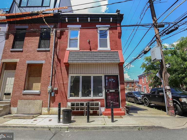 1776 Waterloo St — Photo 18
