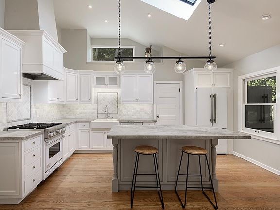 4th image of 514 Parra Grande Ln
