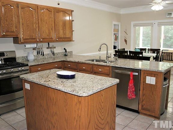 3rd image of 5801 Saint Thomas Dr