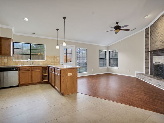 4th image of 6804 Beeman Dr