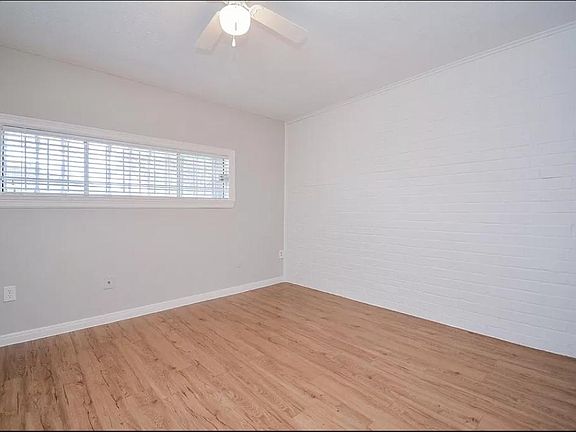 4th image of 15205 Buckle Ln #2