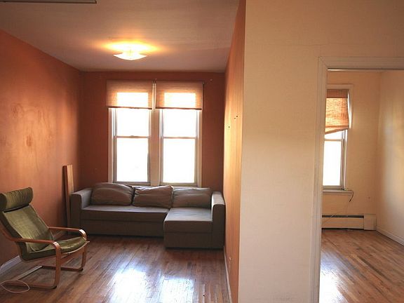 5th image of 11928 Metropolitan Ave #1M