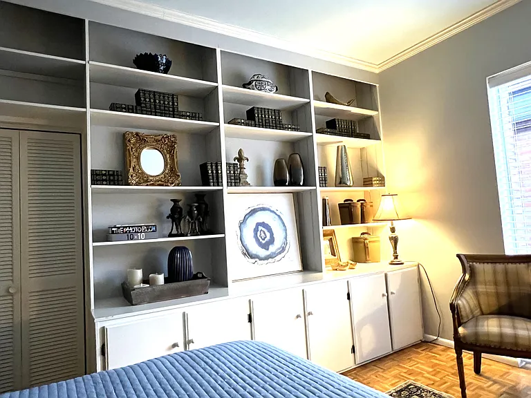 2nd bedroom - cabinets