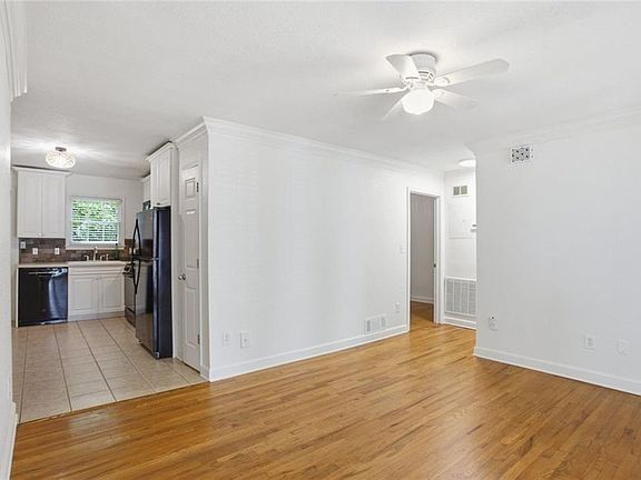 4th image of 869 Briarcliff Rd NE APT B18