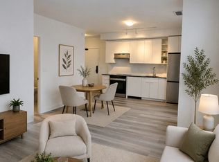 2075 Lakeshore Rd #2209, Burlington, ON L7R 1E2