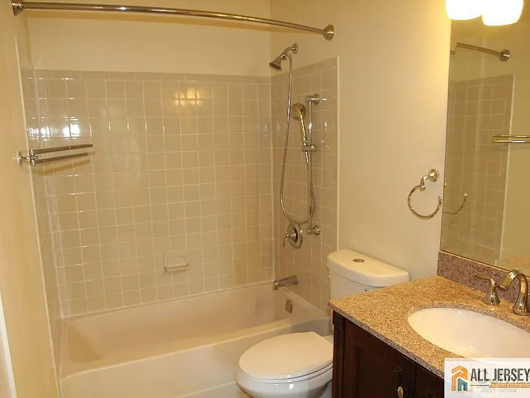 9006 Tamarron Dr — Photo 10