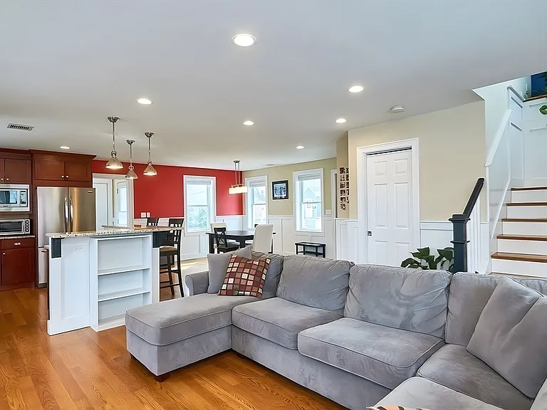 2 Michael St — Photo 3