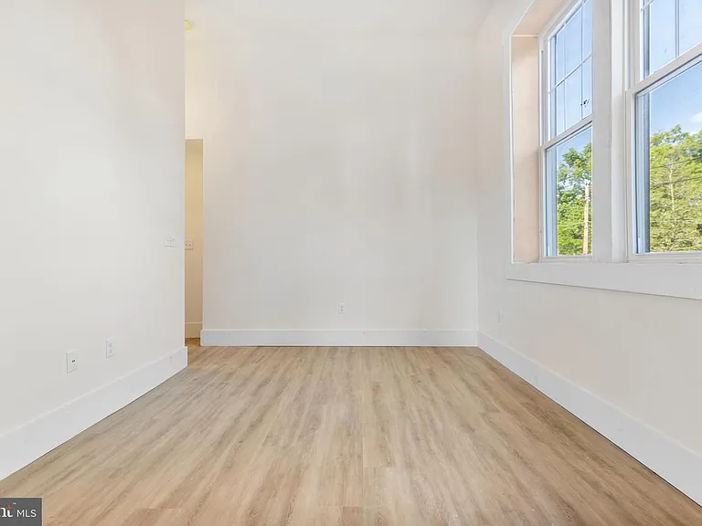 2300 W 17th St #3 — Photo 10