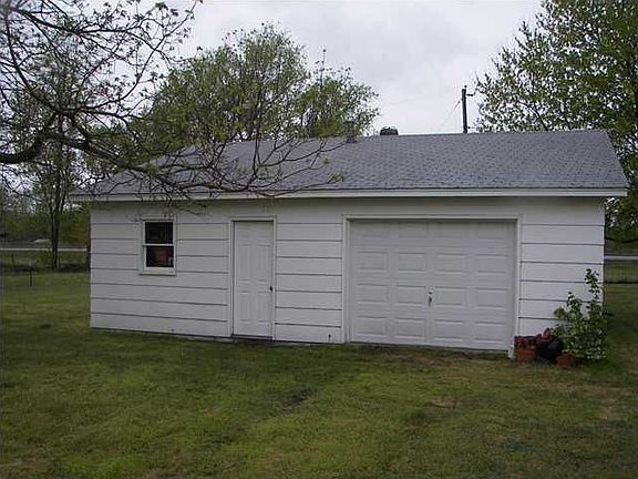 Detached 2 car garage