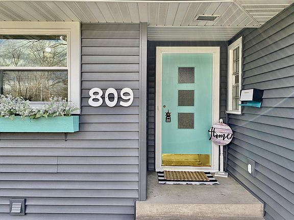 3rd image of 809 Lawnwood Ave