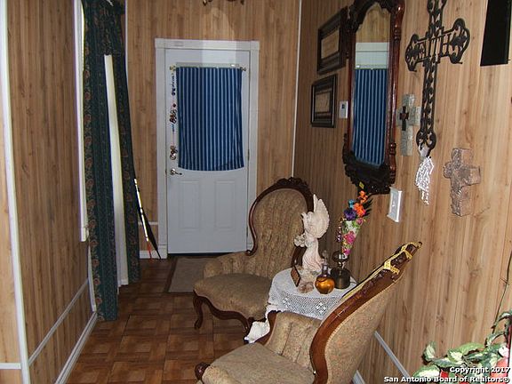3rd image of 614 Bailey Ave