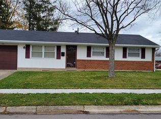 130 Lodestone Dr, Englewood, OH