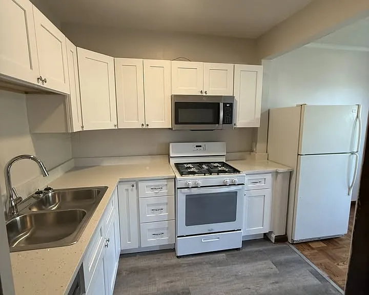 211 S 37th St #101 — Photo 2