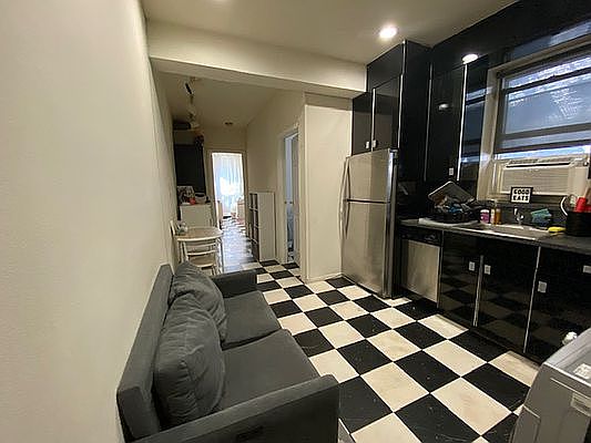 2nd image of 231 E 50th St