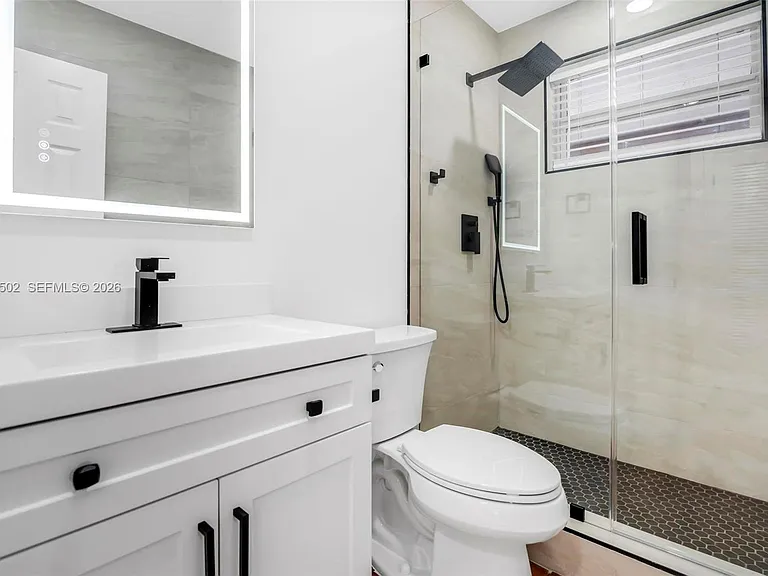 850 SW 12th Ct #850 — Photo 17