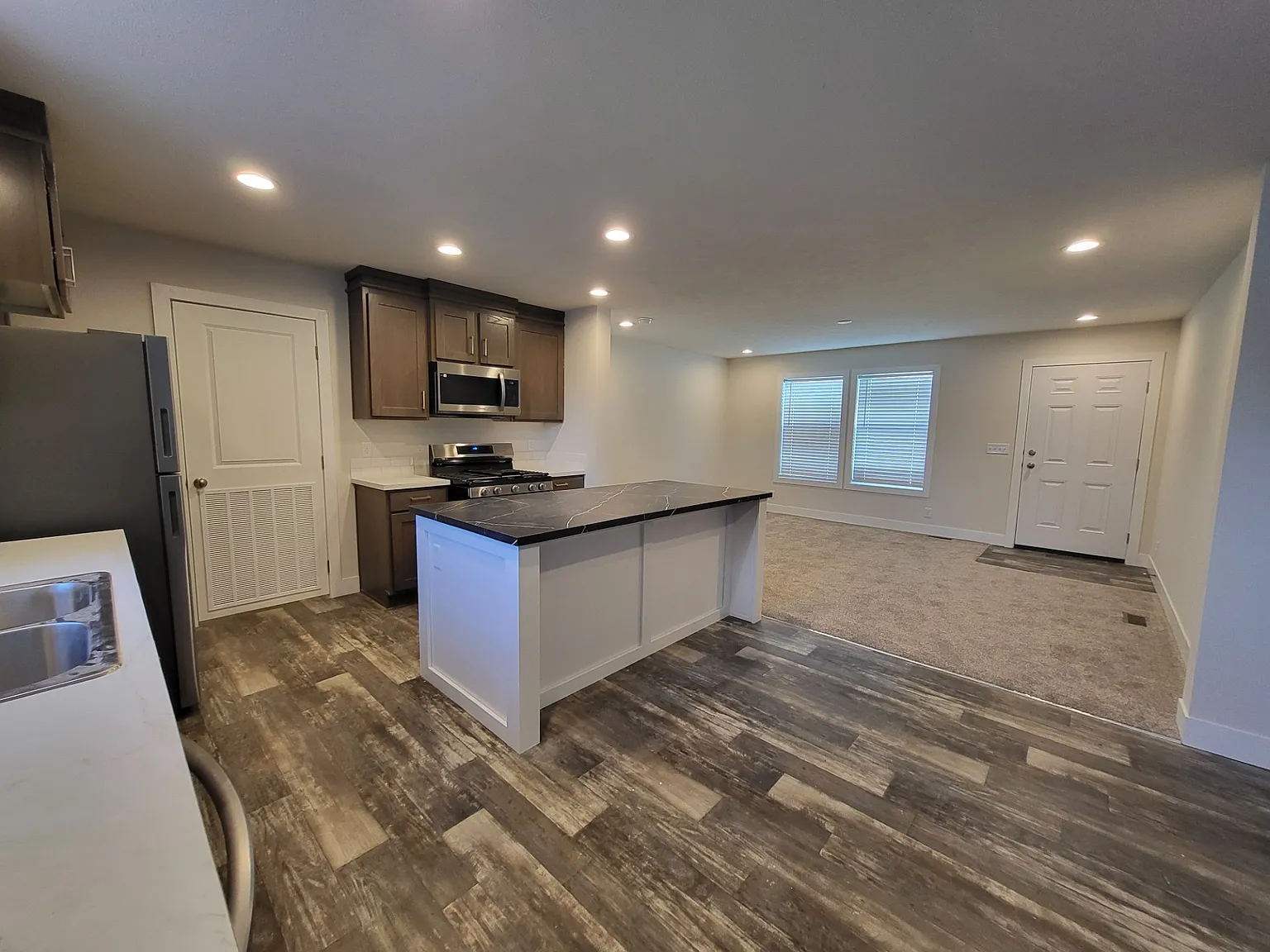 3 bed, 1568 sqft, $1,699 — Photo 4