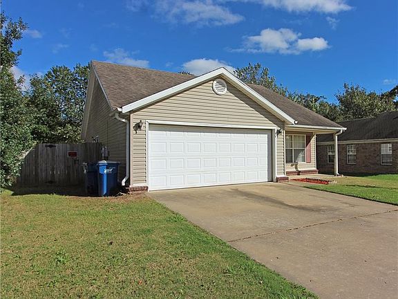 2nd image of 40 Cheryl Cir