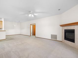 6085 Viroqua Dr #B, Madison, WI 53719