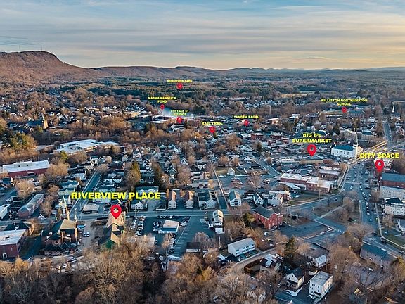 4th image of 3 Elizabeth Ln
