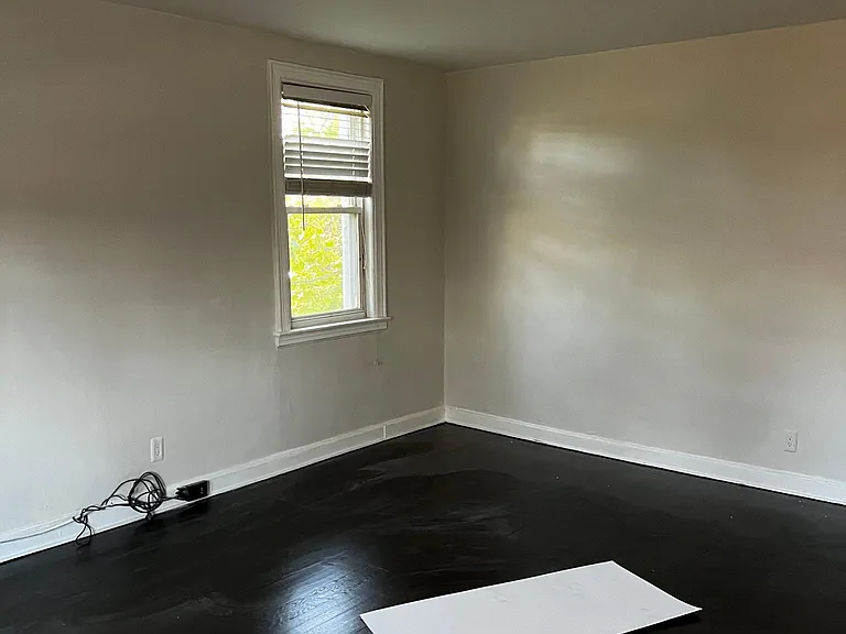 529 Park Ave #5 — Photo 4