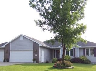 610 S Pinckney St, Elk Point, SD 57025