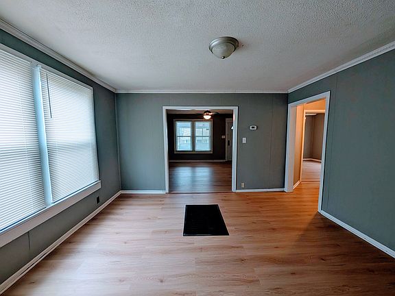 4th image of 207 Cedar Ave