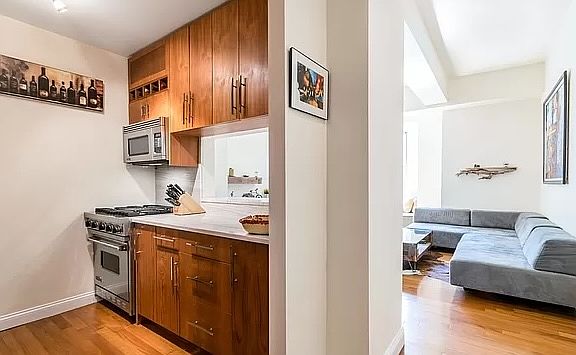 5th image of 88 Greenwich St APT 729