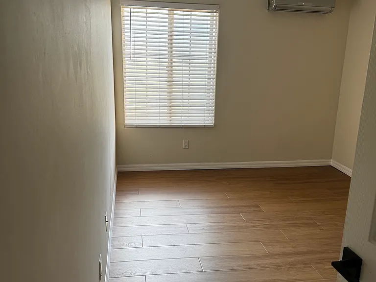 5252 Balboa Arms Dr #289 — Photo 12