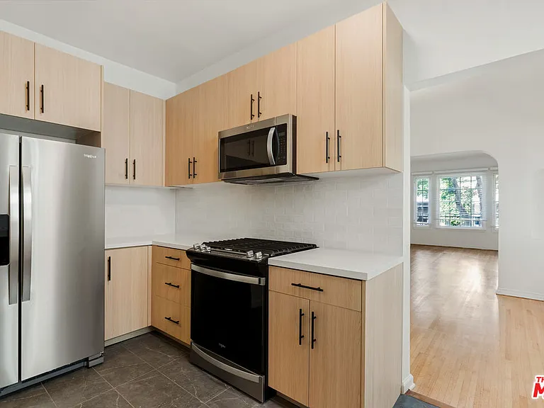 726 S Dunsmuir Ave — Photo 27
