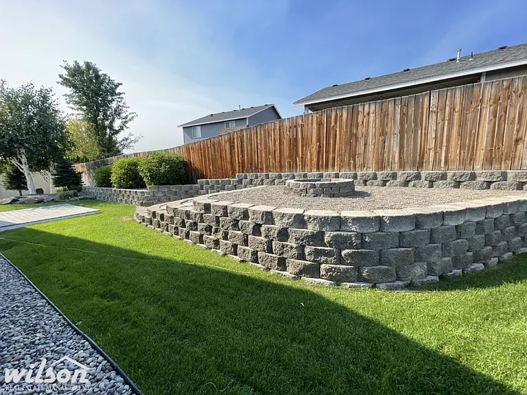 301 Olympic Ave — Photo 16
