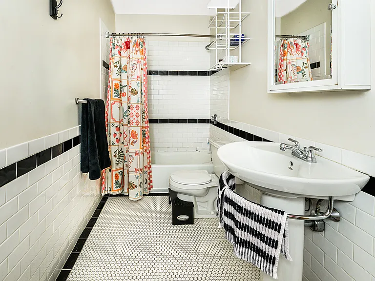 213 N Walnut St #1 — Photo 27