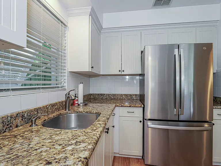 2158 Seville Ave — Photo 16