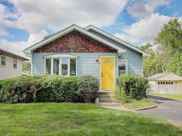 4026 N Adams St, Westmont, IL 60559