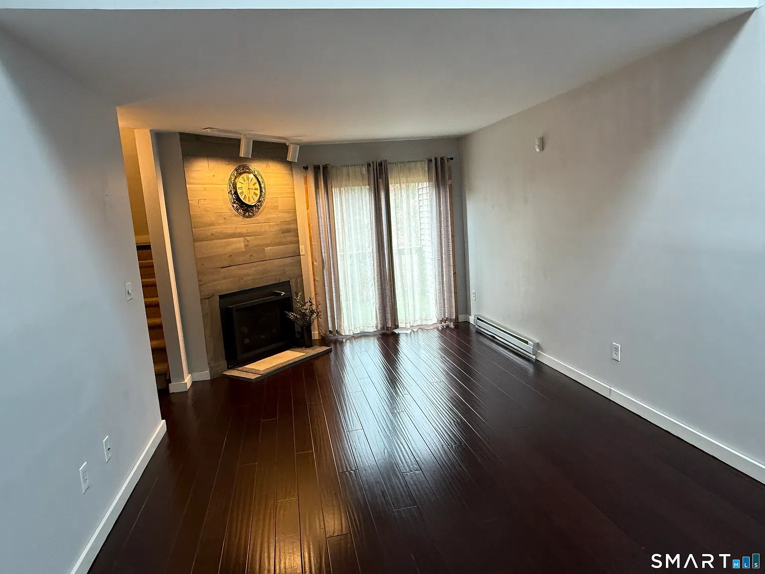 2 bed, 1.5 bath, 2077 sqft, $2,500 — Photo 4