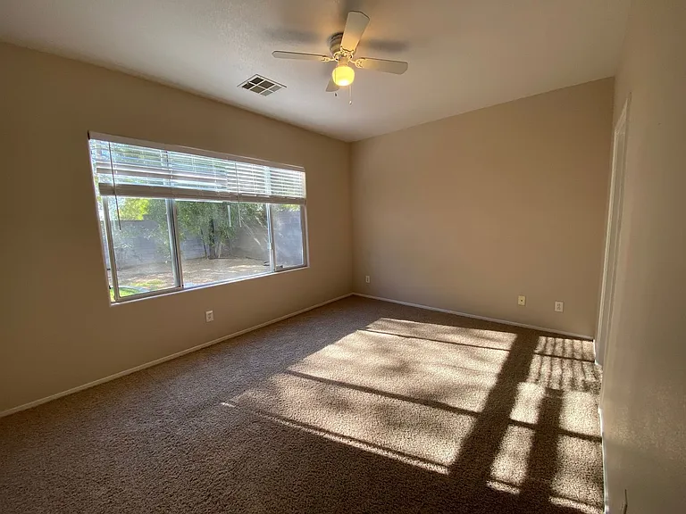 10975 Pumpkin Ridge Ave — Photo 14