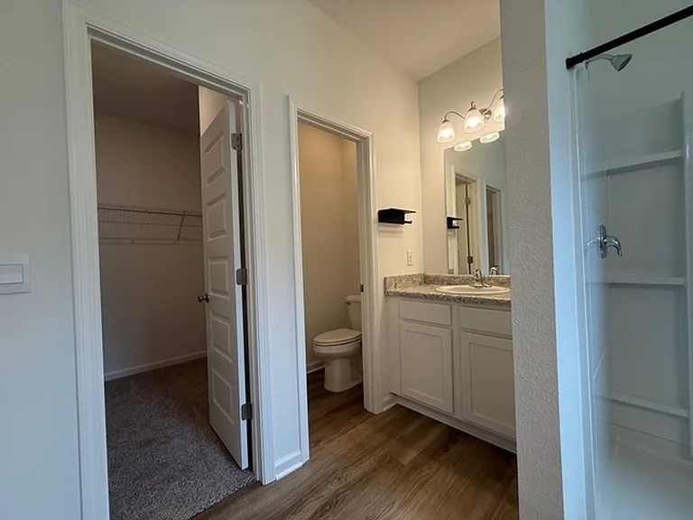 80 Silverthorn St — Photo 7