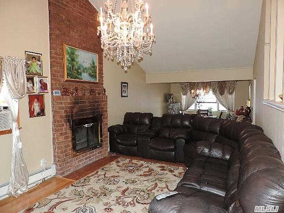 3rd image of 224 Franklin St