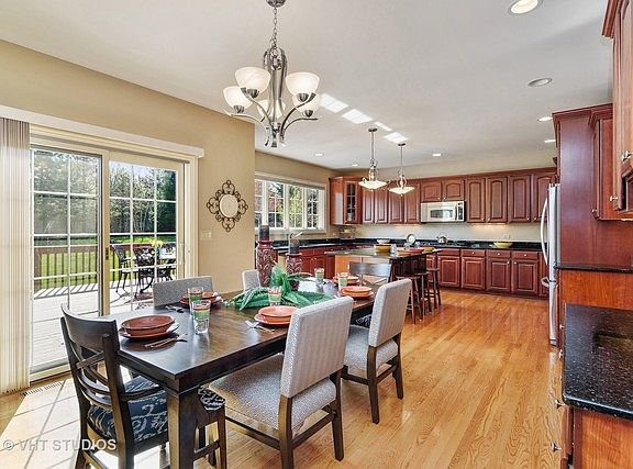 5th image of 920 Lorie Ln