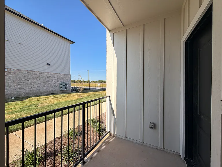 Beyond The Bend Apartments — Photo 64