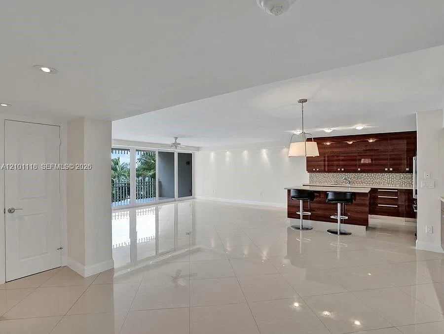 Grove Isle Condo — Photo 3