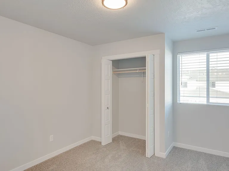 327 S Riggs Spring Ave — Photo 12
