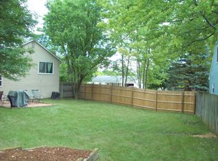 1305 Mark Twain Dr, Lansing, MI 48911