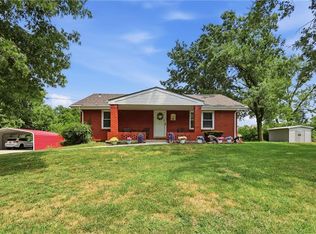 9404 NE Cookingham Dr, Kansas City, MO 64157