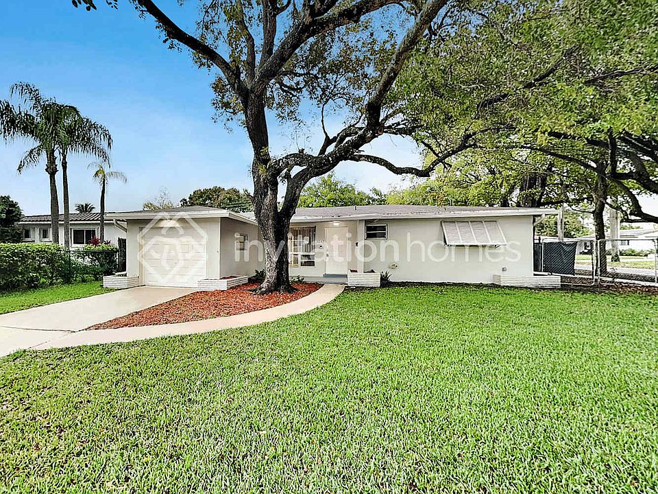 1st image of 3241 Pierce St