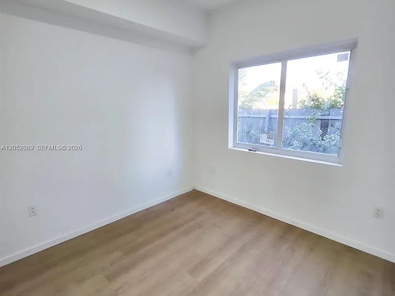8106 NE 1st Ave #12 — Photo 4