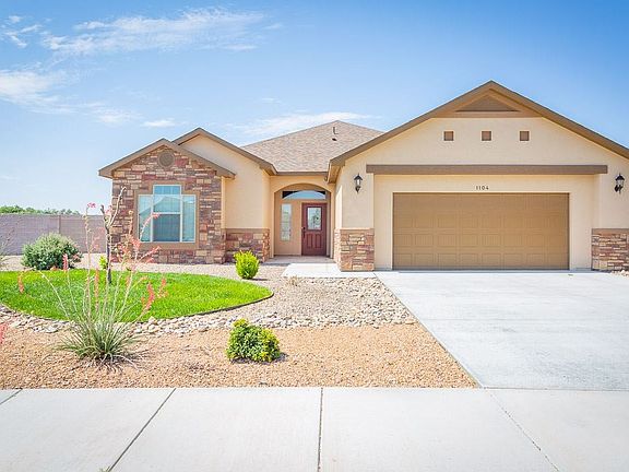 2nd image of 1104 Mimosa Dr