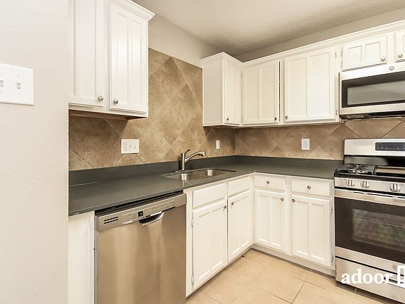 3rd image of 8422 Ashlawn Dr