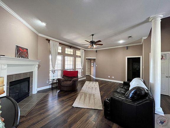 4th image of 6020 Oak Hollow Pl