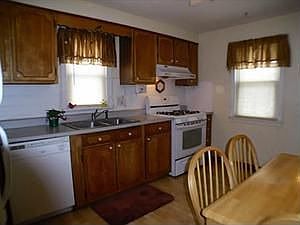 4th image of 253 Danbury Dr