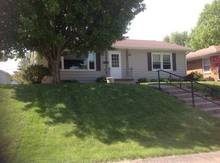 1517 Florence Ln, Davenport, IA